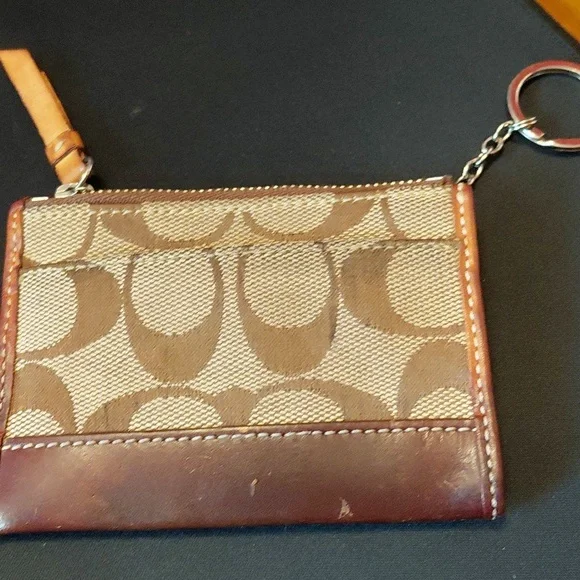 Vintage Coach Mini coin wallet with signature pattern. - Picture 2 of 8